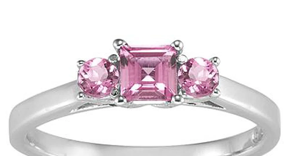 Идеалният пръстен е с розов камък