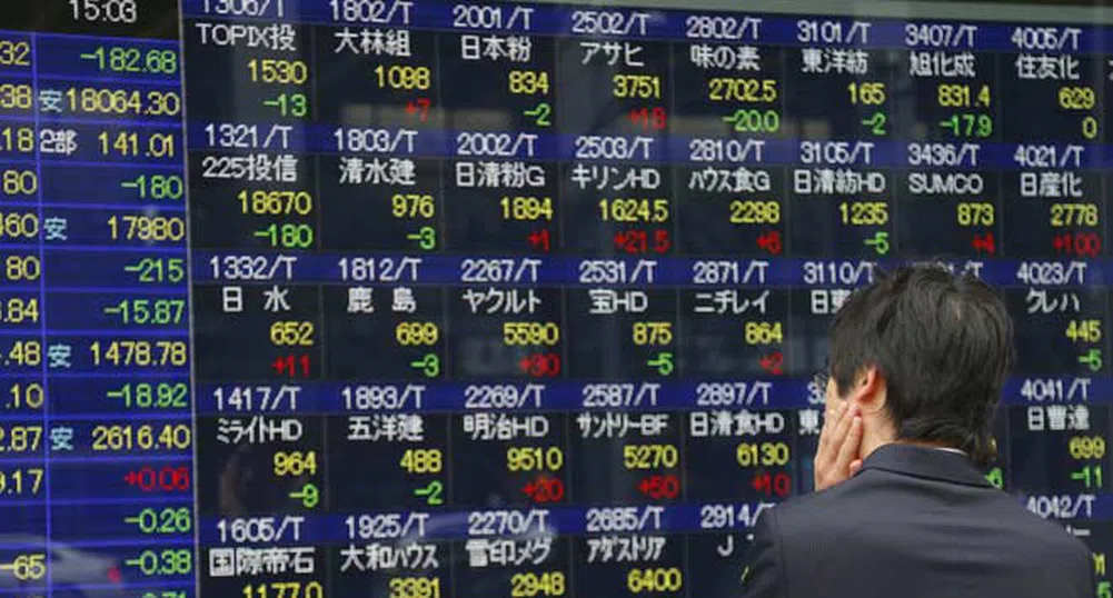 Брентът загуби 6% вчера, Nikkei с нов 16-месечен минимум