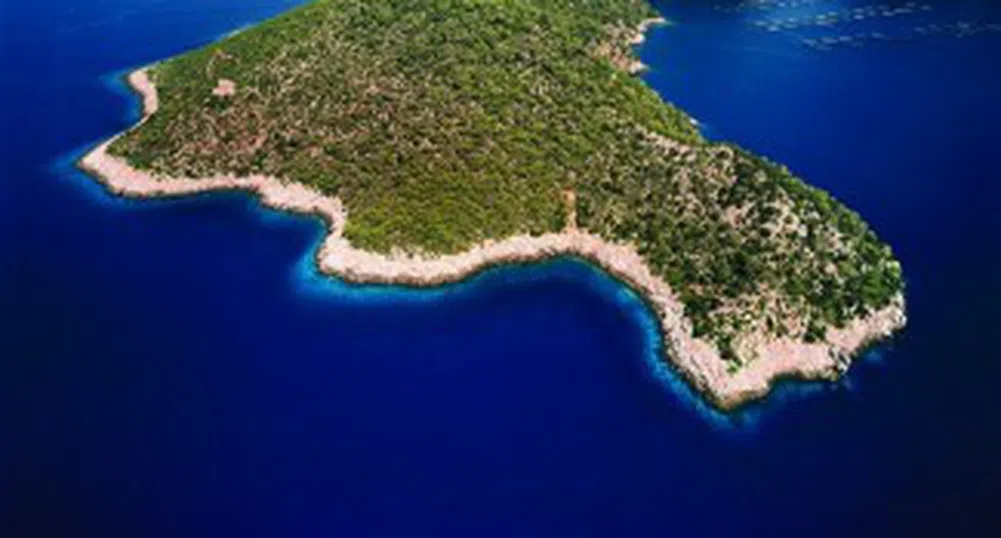 Емирът на Катар си купи шест гръцки острова за 8.5 млн. евро