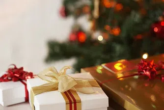 Парадоксът Нова година: подаръците ни правят бедни