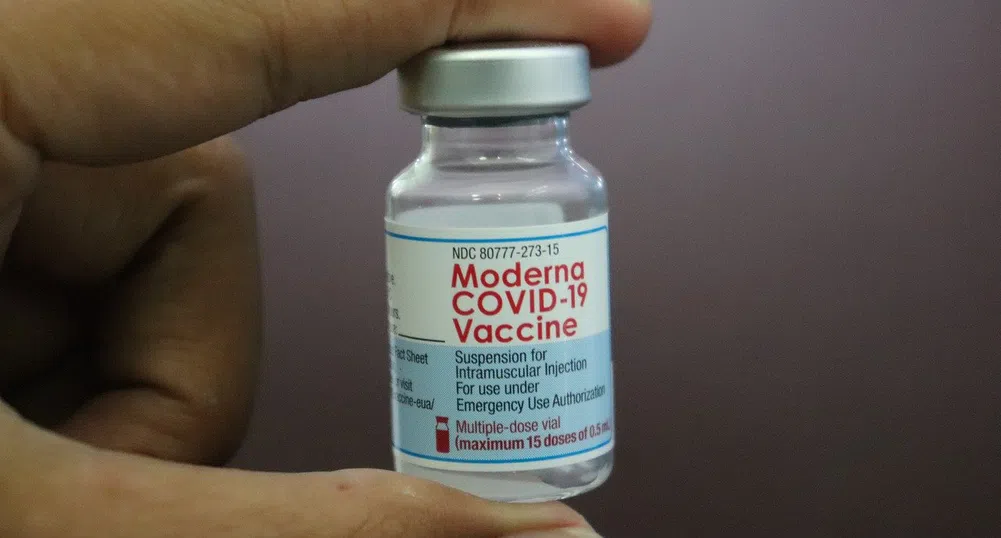 Обявиха колко ваксинирани българи са влезли  в болница и починали от COVID