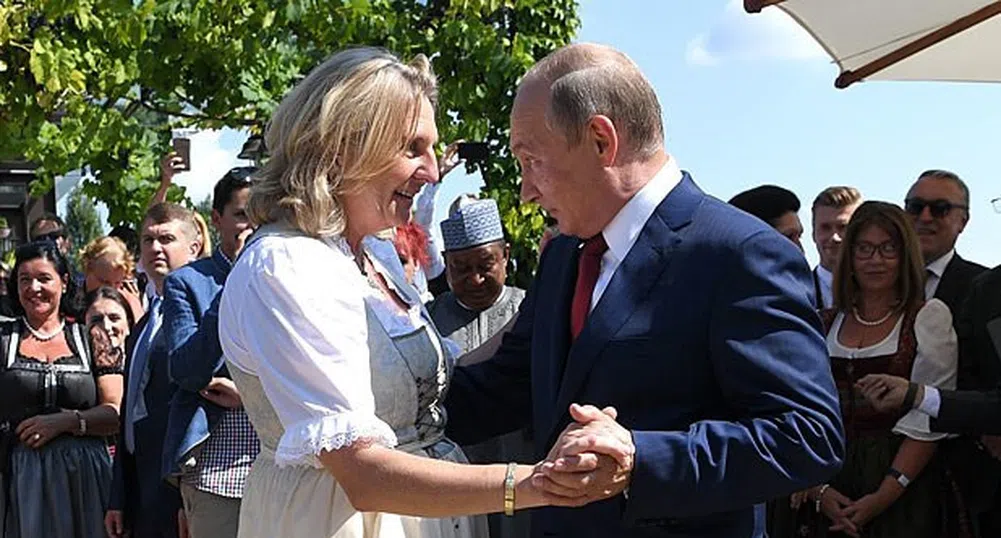 Три сватбени подаръка от Путин за австрийския външен министър