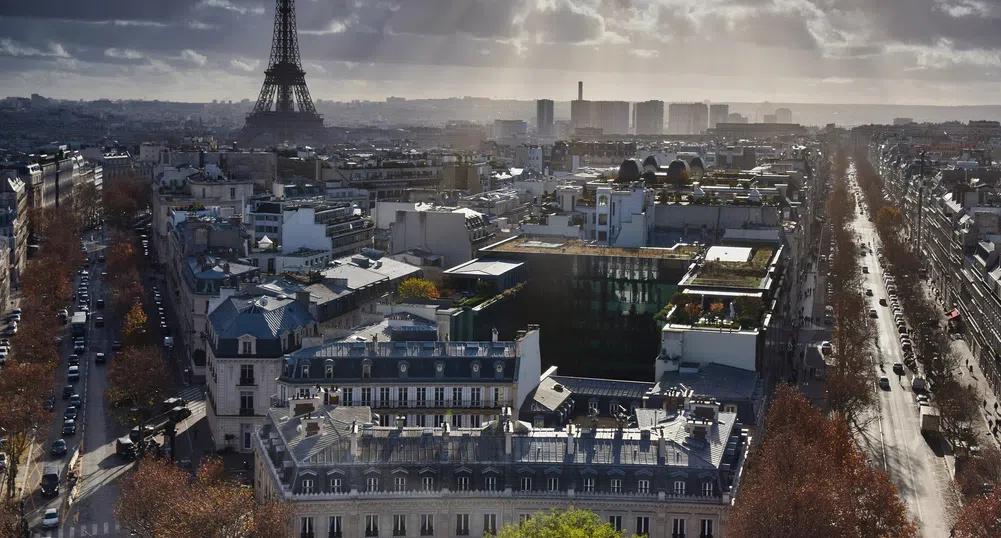 Френската столица връща задължителното носене на маски на открито