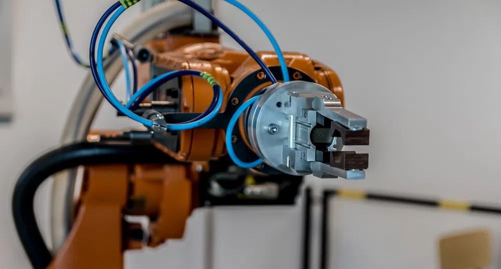 Световната банка: Роботите няма да вземат всички работни места