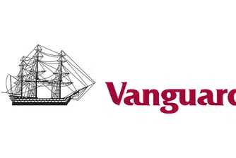 Vanguard плаща по 1000 долара на ваксинираните си служители