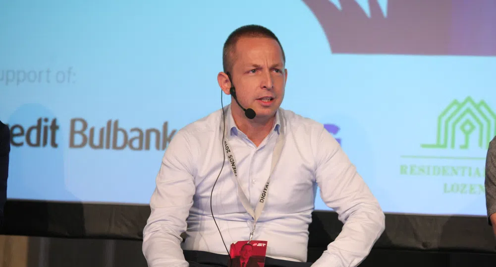 Юлиaн Влахов: Банковият клон се променя, но запазва ролята си