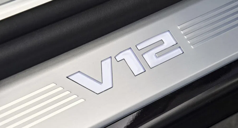 BMW се отказва от двигателите V12?