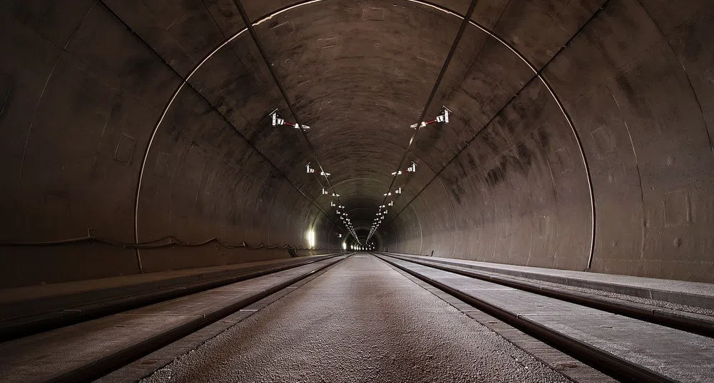 Завършват тунел Железница до средата на тази година