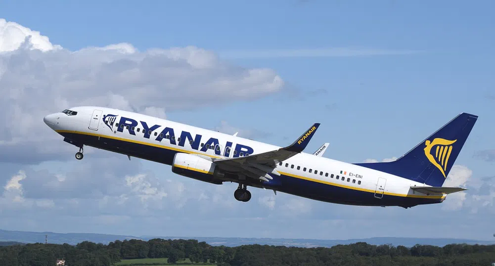 Ryanair с билети за 12.99 евро до полунощ в петък