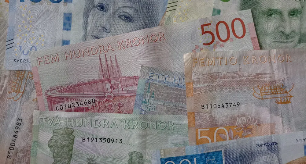 Шведските банки ще плащат в брой по принуда
