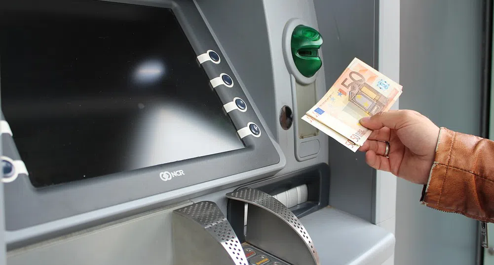 Тегленето на пари през банкомат е възможно без карта и сметка