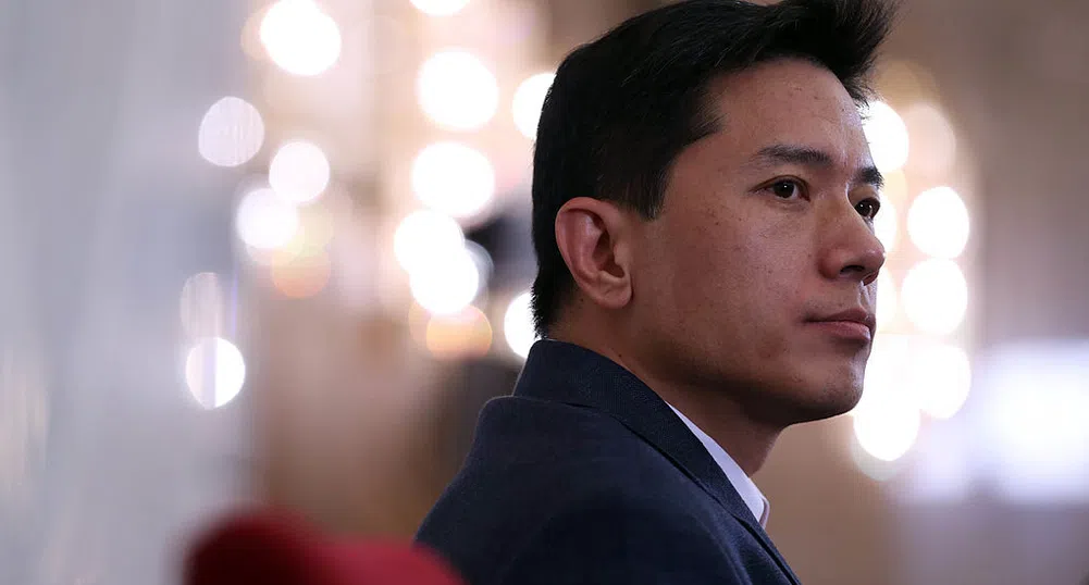 Ърни, чатботът на Baidu, не се показа на живо и разочарова инвеститорите
