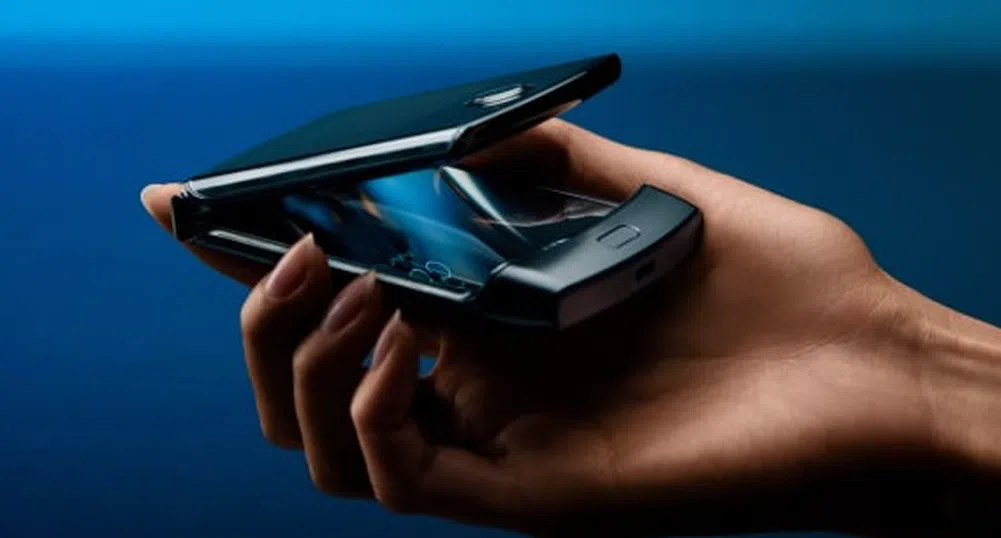 Motorola връща легендарния сгъваем модел Razr