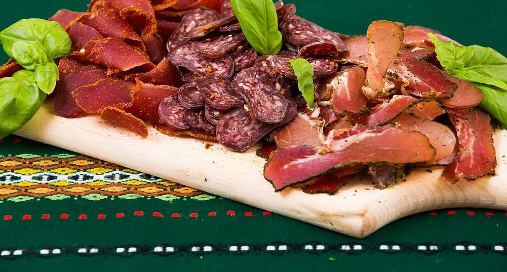 Лидл България въвежда нови стандарти при колбасите