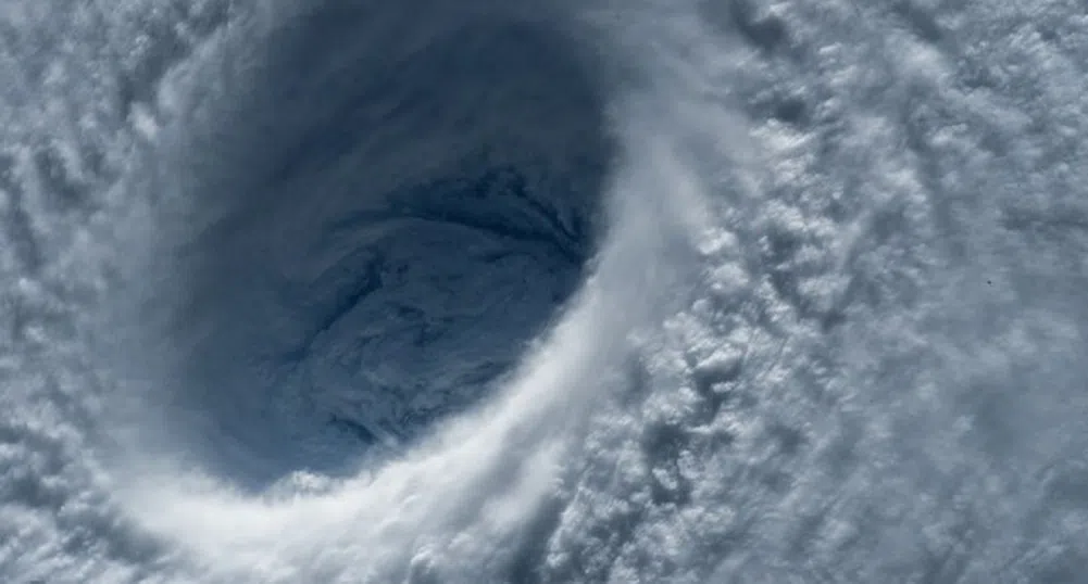 Ураганът "Ирма" изгуби мощ на път за Флорида