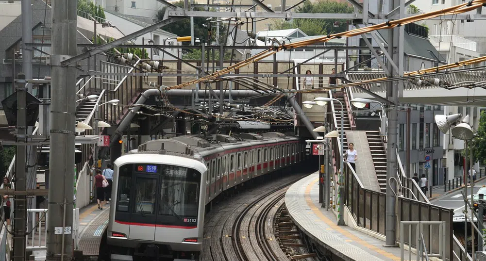 Компания в Япония се извини заради подранил с 20 секунди влак