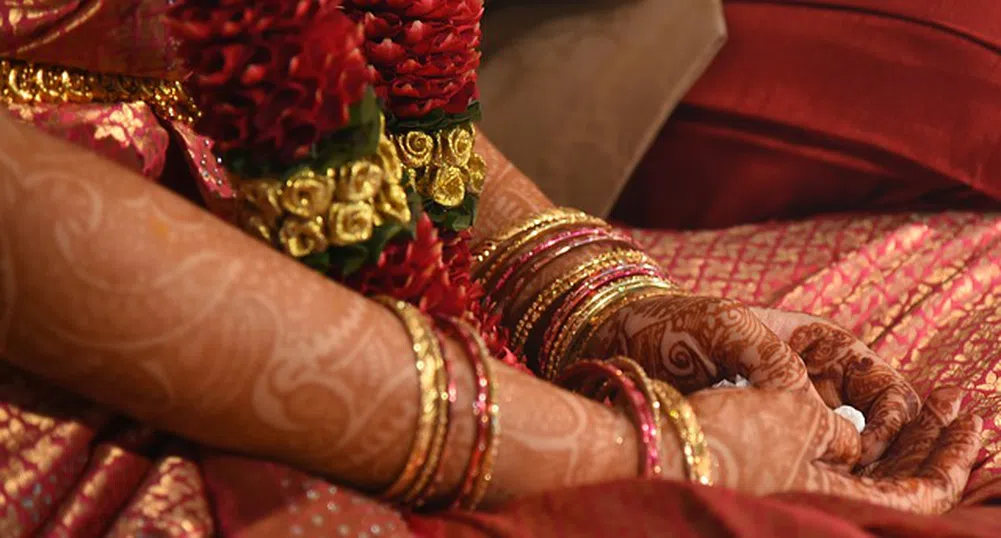 Булка умря по време на сватбата, младоженецът се ожени за сестра й