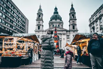 21 евро за хотдог? Коледен базар в сърцето на Европа шокира посетителите