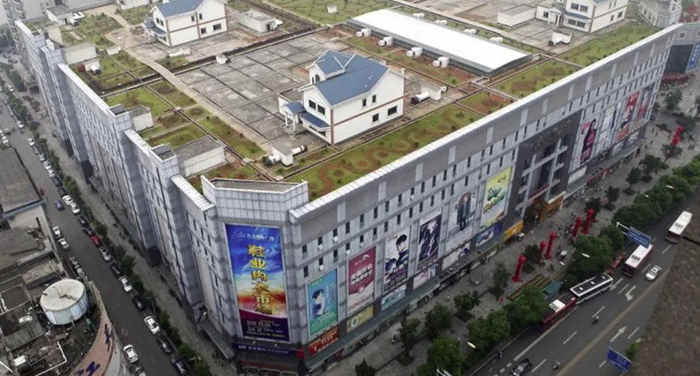 Къщи на покрива на мол или лудите архитектурни идеи на китайците