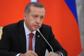 Защо Ердоган залива турската икономика с кредити?