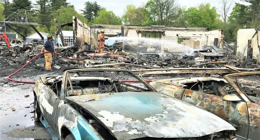 Над 20 редки автомобила изгоряха по време на снимки на сериал