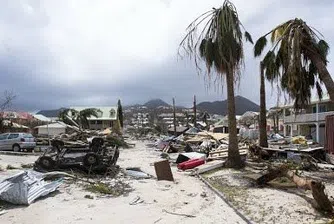 Флорида призова 5.6 млн. души да се евакуират заради "Ирма"