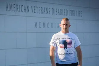 Той е с ампутирани крайници, но ще пробяга 31 маратона за 31 дни