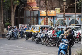 Нов е-скутер на всеки 90 секунди - електрическата революция на Индия