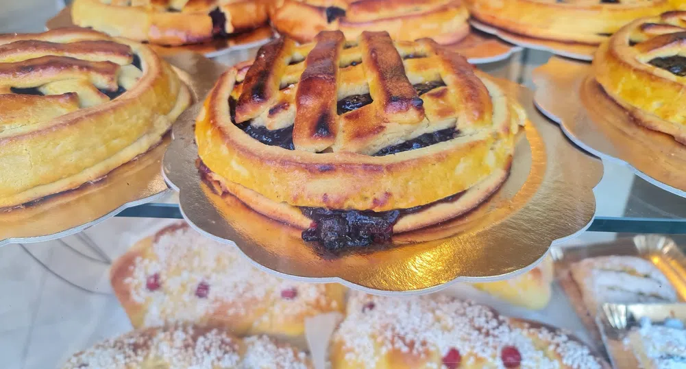Тарт с рикота и вишни – магичният десерт, който изигра папите