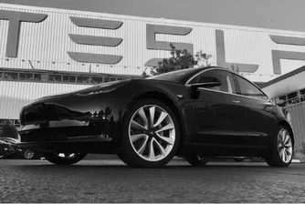 Вижте първата бройка от новия Model 3 на Tesla