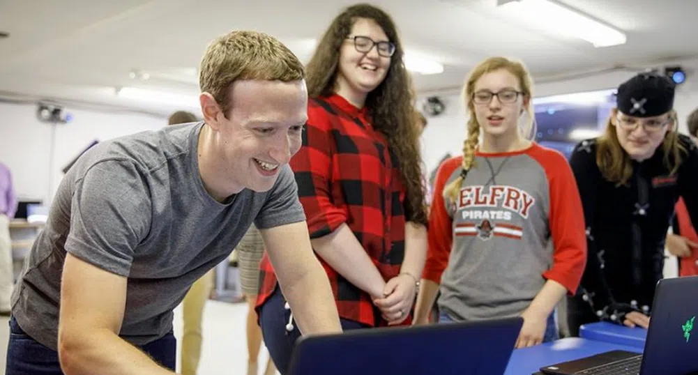 Служителите на Facebook вече не обичат Марк Закърбърг както преди