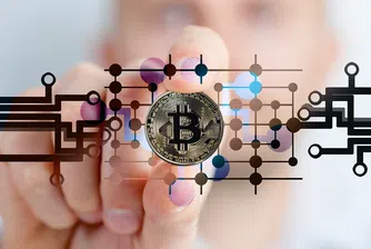 Биткойнът премина границата от 7000 долара, вижте защо