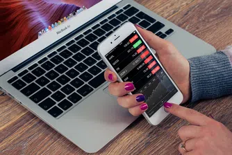 Разрастващите се ограничения около COVID-19 натежаха над акциите
