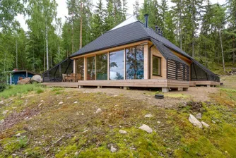 Уютна къща-пирамида във Финландия
