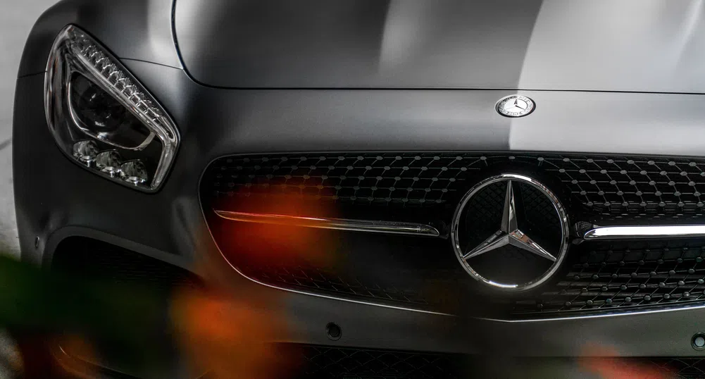 Mercedes налива милиарди в електрическата си трансформация