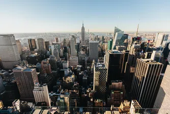 Имотните сделки в Манхатън се сринаха с една трета през юни