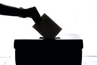 Машините за гласуване станаха принтери