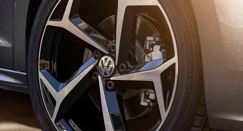 Първата снимка на новия VW Passat 2020