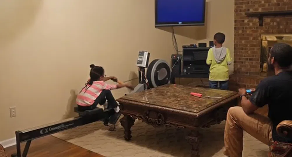 Баща измисли как децата му да спортуват,  докато играят видеоигри