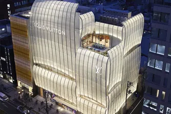 Отвориха врати първото кафене и ресторант Louis Vuitton