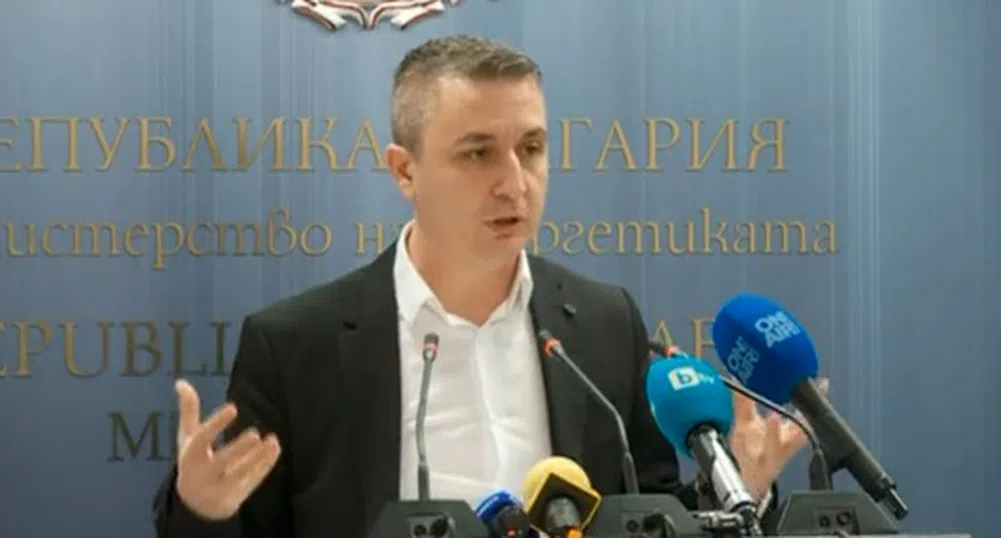 Александър Николов: Има координирана атака срещу националния интерес