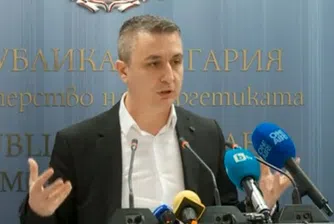 Александър Николов: Има координирана атака срещу националния интерес