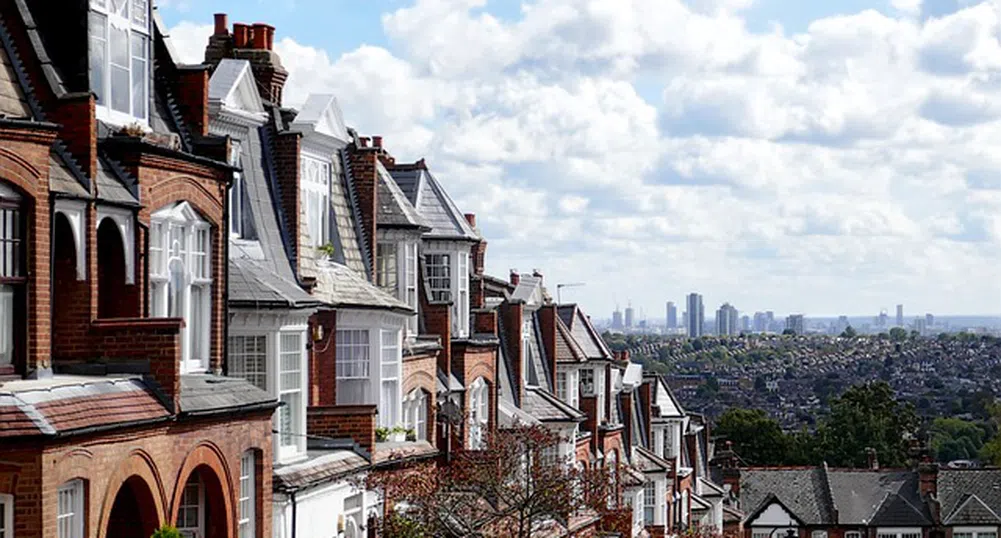 Великобритания се готви за срив на имотния пазар