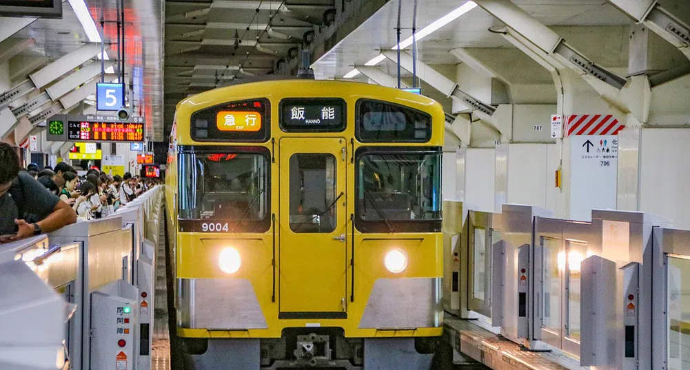 10 души бяха ранени при нападение с нож в метрото в Токио