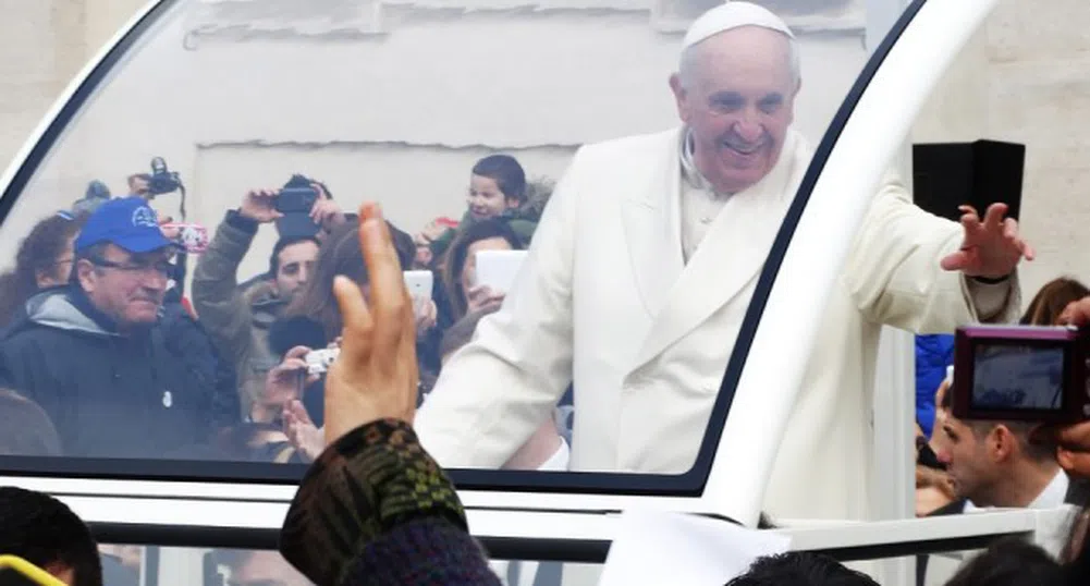 Вижте кой пристига с Папа Франциск у нас