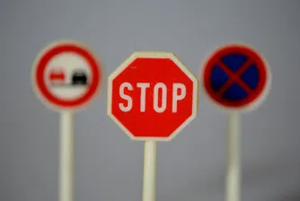 Защо знакът СТОП е осмоъгълен?