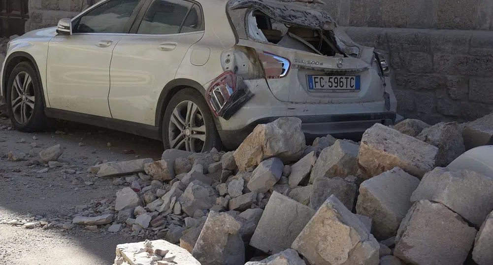 Пететажна сграда се срути в Италия, има изчезнали