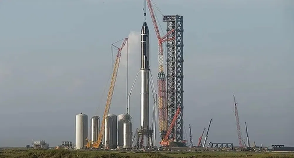 SpaceX построи най-голямата ракета в историята