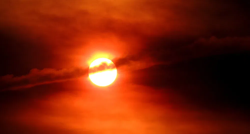 Мощна слънчева буря ни спира тока днес