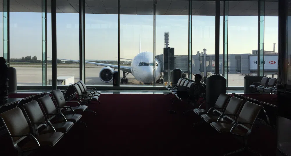 Шефът на летищата в Дубай: За авиацията има надежда, но рисковете остават